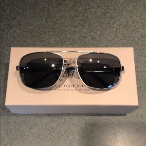 Burberry Aviator Sunglasses BE 3064 NWOT